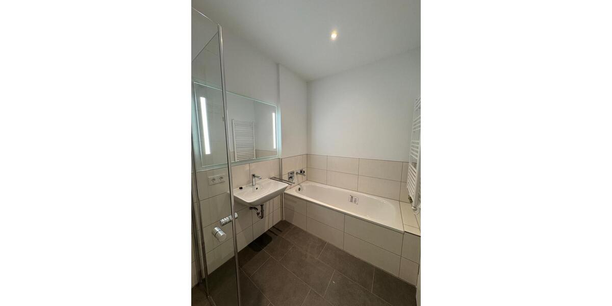 Etagenwohnung Dresden Neustadt - 4 Zimmer, 107 m&sup2;, 1.925&euro; | Angebot:26647902