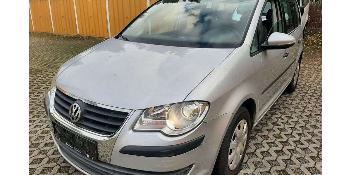 VW Touran 219.000 km 2.990 &euro; Dresden 01259