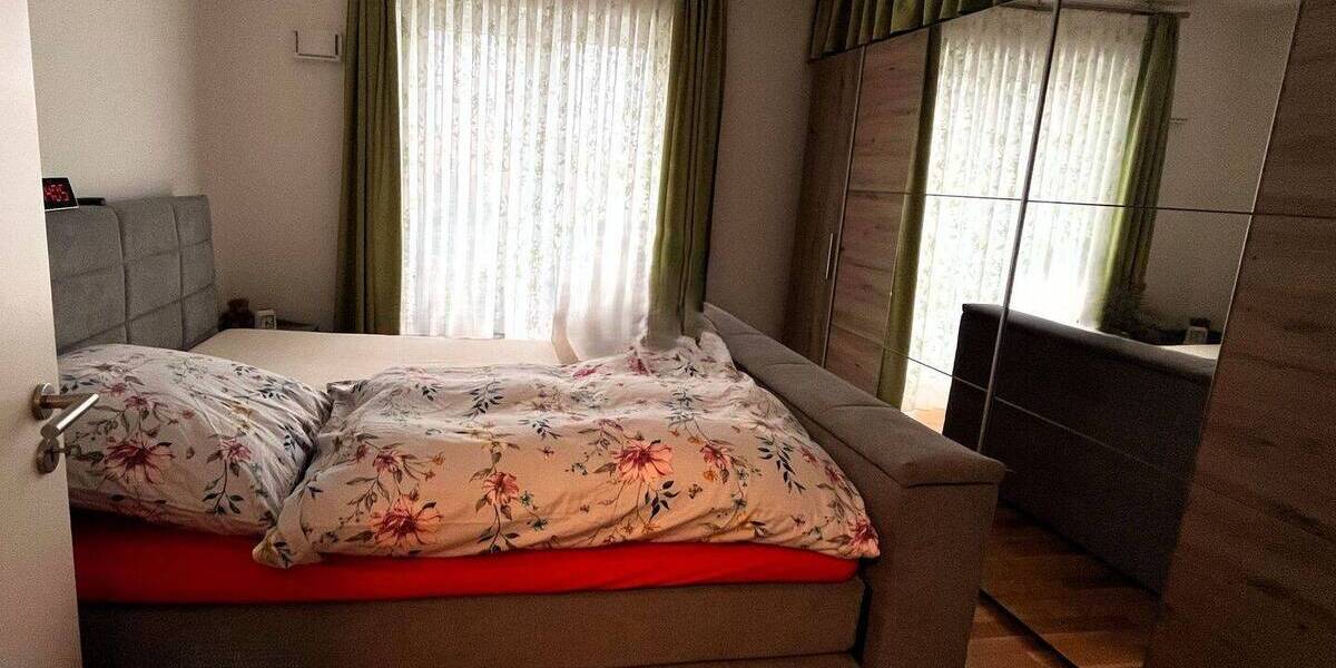 Etagenwohnung Dresden Äußere Neustadt - 3 Zimmer, 96 m&sup2;, 1.400&euro; | Angebot:26307473