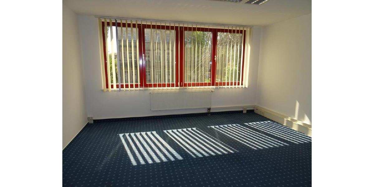 ...günstige Gelegenheit im Süden 100 m² für Büro, Praxis... zimmer