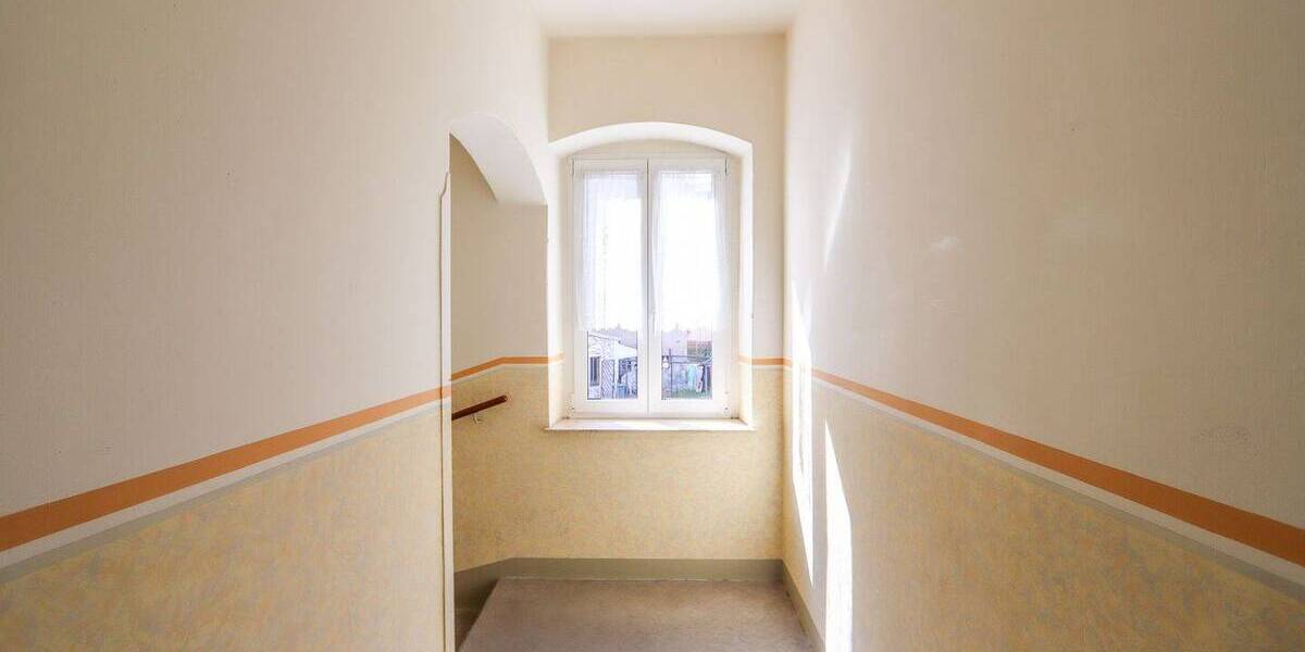 Etagenwohnung Pirna - 2 Zimmer, 72 m&sup2;, 129.000&euro; | Angebot:25798987