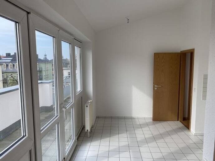 Etagenwohnung Dresden Löbtau-Nord - 2 Zimmer, 77 m&sup2;, 900&euro; | Angebot:26569471