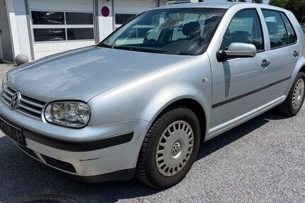 VW Golf 99.000 km 2.600 &euro; Dresden 01259