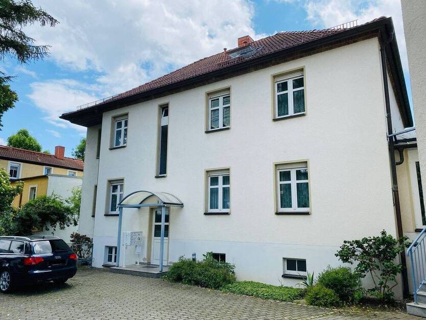Sanierte 2-Raum-Wohnung im Dachgeschoss