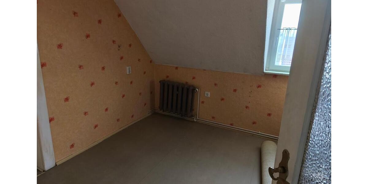 Doppelhaushälfte Ebersbach - 7 Zimmer, 115 m&sup2;, 150.000&euro; | Angebot:27442889