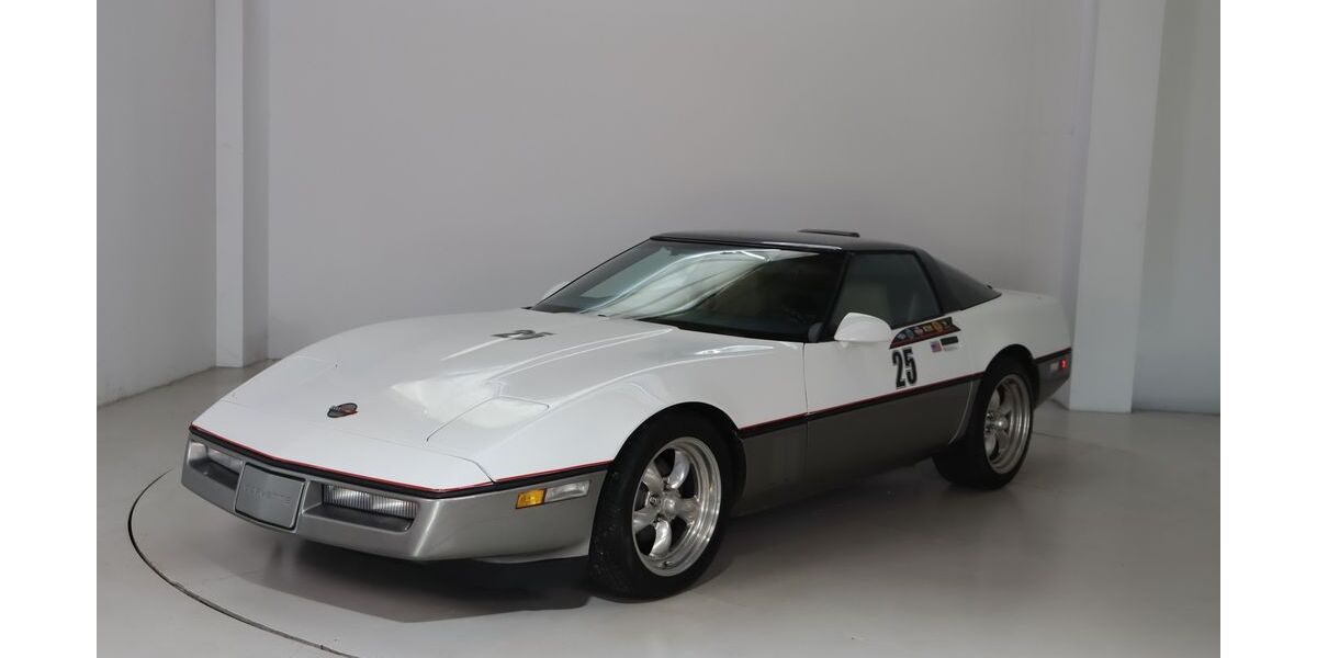 Corvette C4 99.899 km 12.290 &euro; Dresden 01237