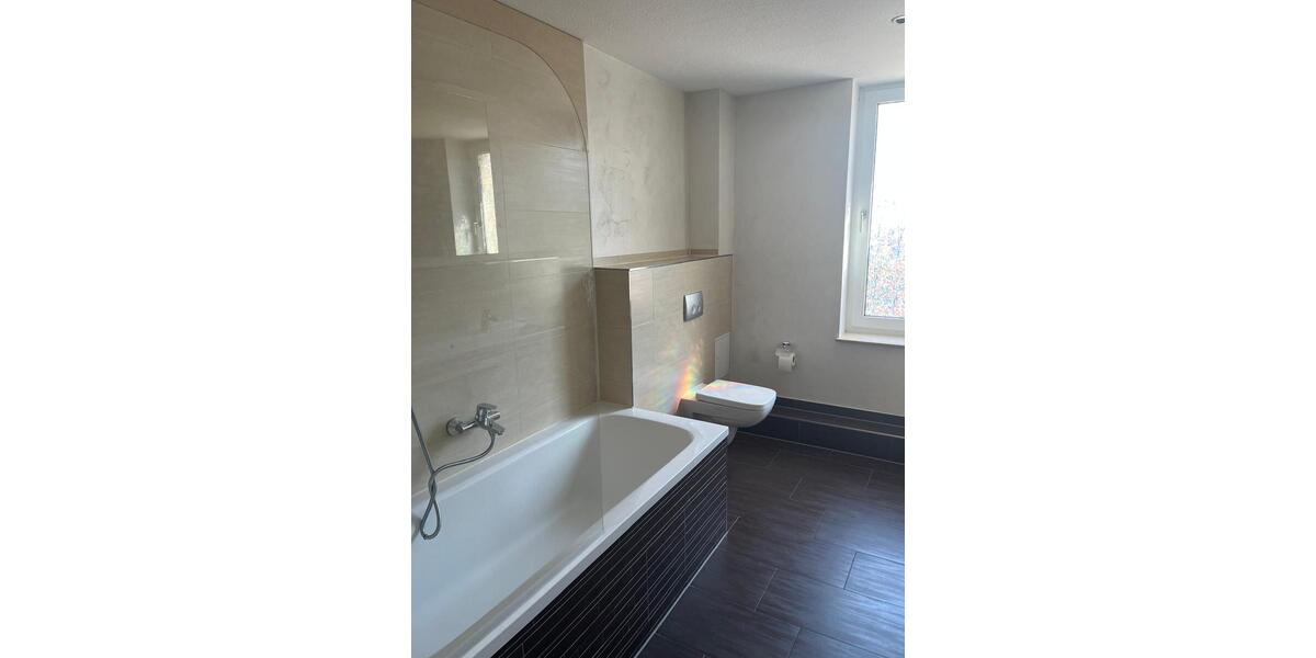 Leuben: 3-Zimmer-Wozhnung mit EBKI, Tagelichtbad und Stellplaz - Etagenwohnung Dresden Leuben | Angebot:27459320