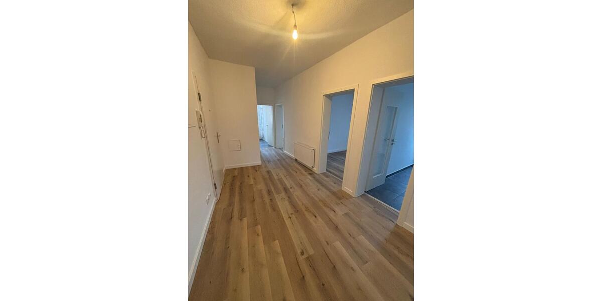 Dachgeschoßwohnung Dresden Pieschen - 3 Zimmer, 71 m&sup2;, 749&euro; | Angebot:25806594
