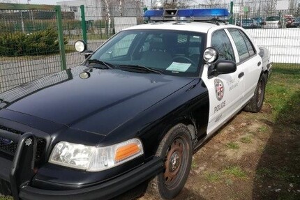 Ford Crown Victoria 166.296 km 18.000 € Großenhain 01558