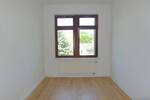 Freundliche 2-Zimmer-Wohnung mit neuem Laminatboden 