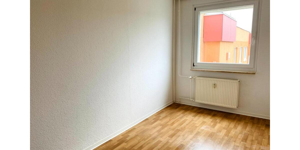 3-Raum-Wohnung in Dresden-Leubnitz mit Loggia – Ab sofort! 3 zimmer