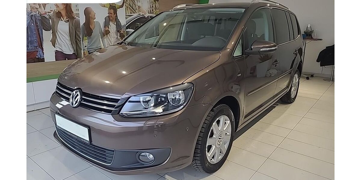 VW Touran 156.977 km 8.980 &euro; Dresden 01067