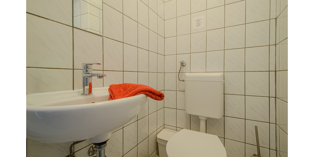BLASEWITZ – BÜRO MIT 3 RÄUMEN – VILLA – PKW-PARKFLÄCHEN – NEUER BODENBELAG – RUHIG & ZENTRAL GELEGEN - Gewerbeobjekt Dresden Blasewitz | Angebot:27108538