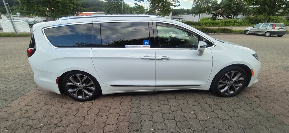 Chrysler Pacifica 84.700 km 50.990 &euro; Ebersbach 01561