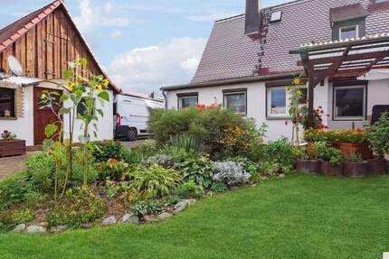 +DD: Romantische 5-R-DHH im Landhausstil + Nebenhaus zu vermieten! Garage + Garten mit Pool & Sauna+ 6 zimmer