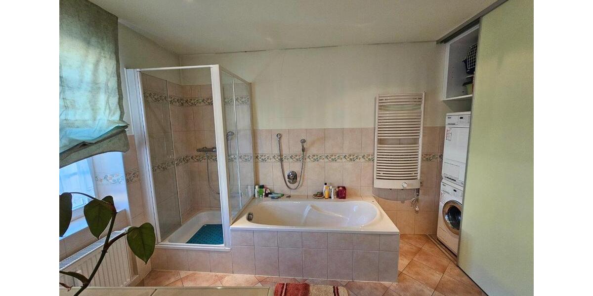 Etagenwohnung Dresden Klotzsche - 2 Zimmer, 107 m&sup2;, 700&euro; | Angebot:26021813
