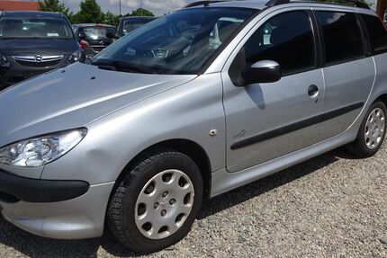 Peugeot 206 99.512 km 700 € Dresden 01219