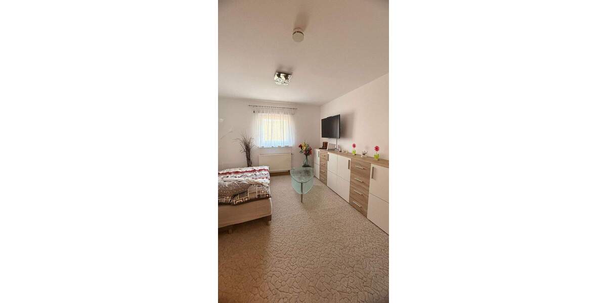 Gepflegtes Zweifamilienhaus mit großem Garten und Pool in Radebeul-Naundorf 7 zimmer