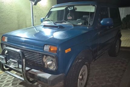 Lada Niva 89.400 km 4.500 &euro; Grumbach 01723