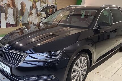 Skoda Superb 37.141 km 29.460 &euro; Dresden 01067