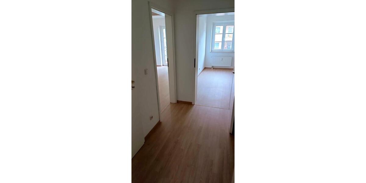 **Frisch renoviert, TOP Grundriss, Balkon, OHNE Provosion** 2 zimmer