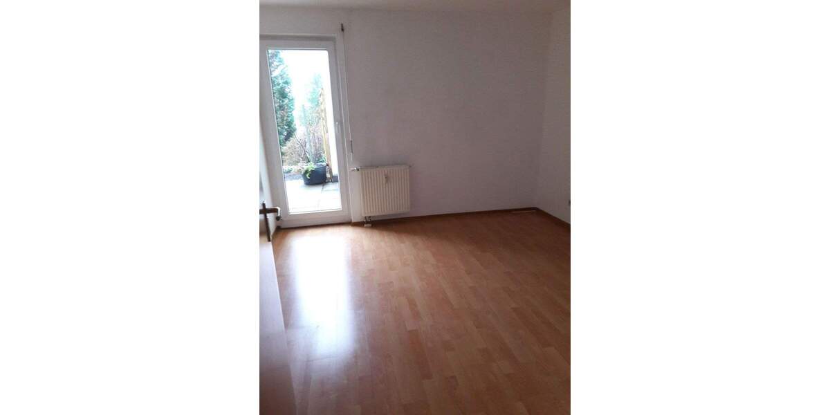 Etagenwohnung Freital - 2 Zimmer, 66 m&sup2;, 490&euro; | Angebot:25372461