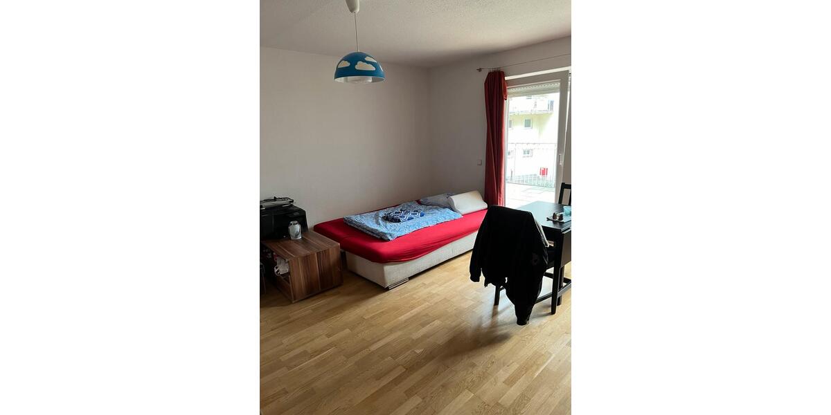 Etagenwohnung Dresden Neustadt - 1 Zimmer, 36 m&sup2;, 200&euro; | Angebot:26237977