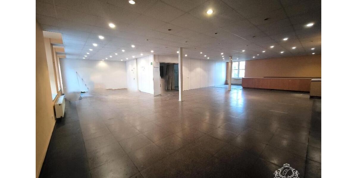 MULTIFUNKTIONALE GEWERBEFLÄCHE - ca. 280 m² zimmer