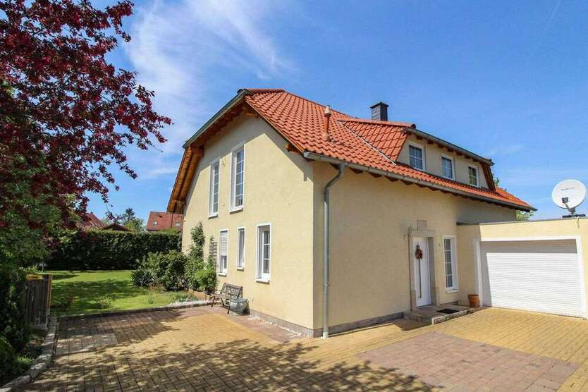 Haus zum Kaufen in Bannewitz 598.000 € 180.2 m²