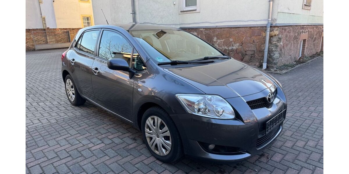Toyota Auris 145.000 km 4.444 &euro; Dresden 01139