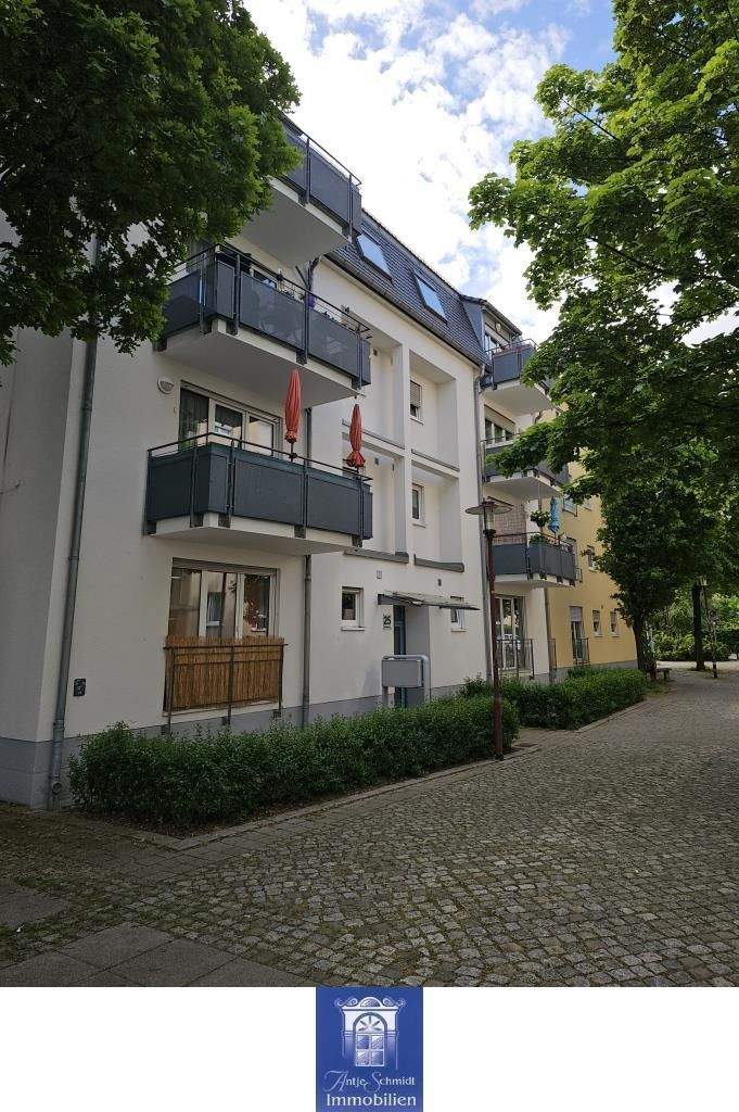 Eindrucksvoll Wohnen im Dachgeschoss! Großer Balkon, Tageslichtbad mit Wanne, ruhige Lage! 2 zimmer