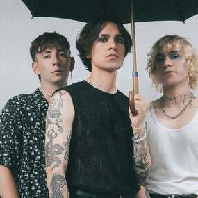 Lonely Spring 23.04.2026 Blauer Salon