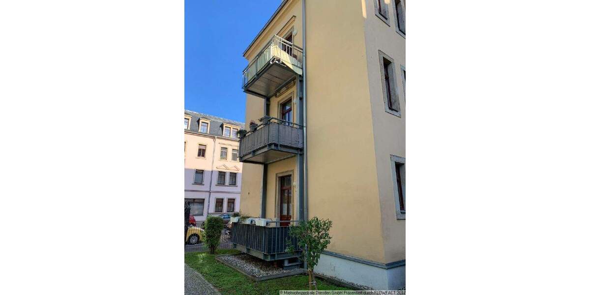 Balkonwohnung mit großem Tageslicht-Wannenbad in Pieschen! 2 zimmer