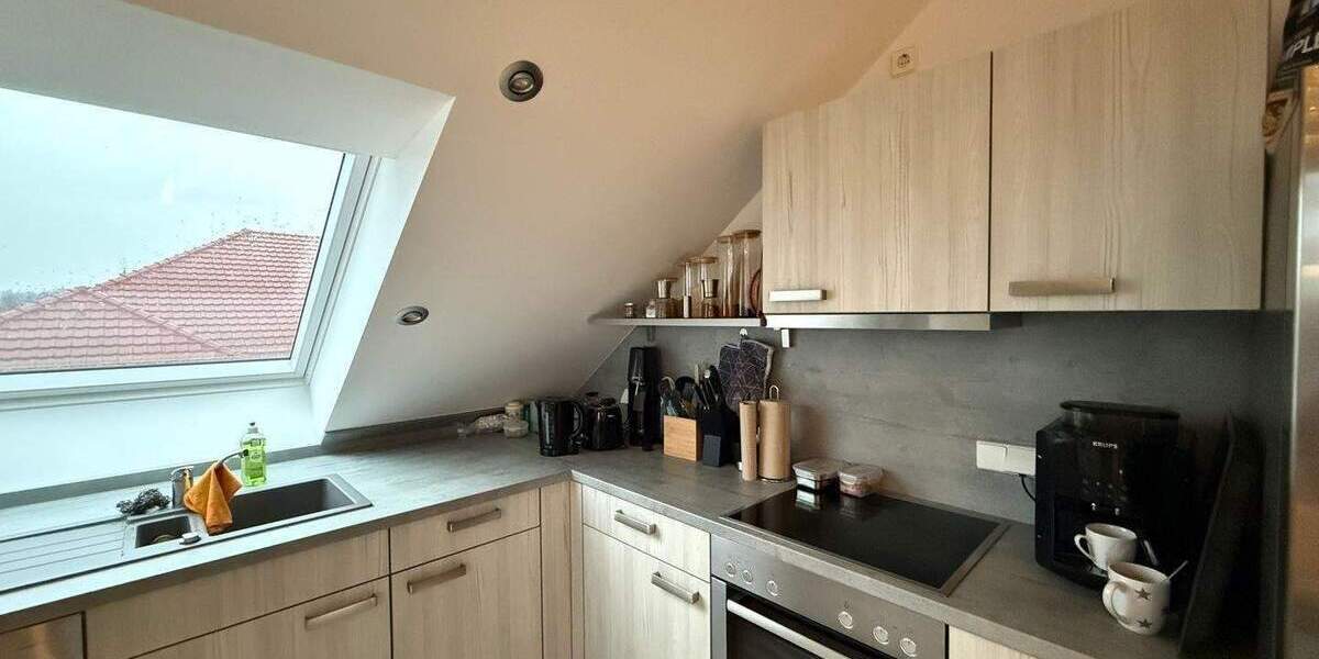 Traumhafte DG-Wohnung mit Kamin und 2 Dachterrassen 5 zimmer