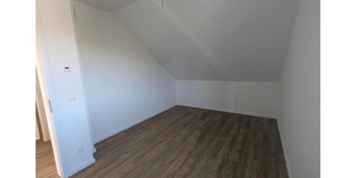 Etagenwohnung Dresden Weixdorf - 7 Zimmer, 152 m&sup2;, 2.950&euro; | Angebot:26397611