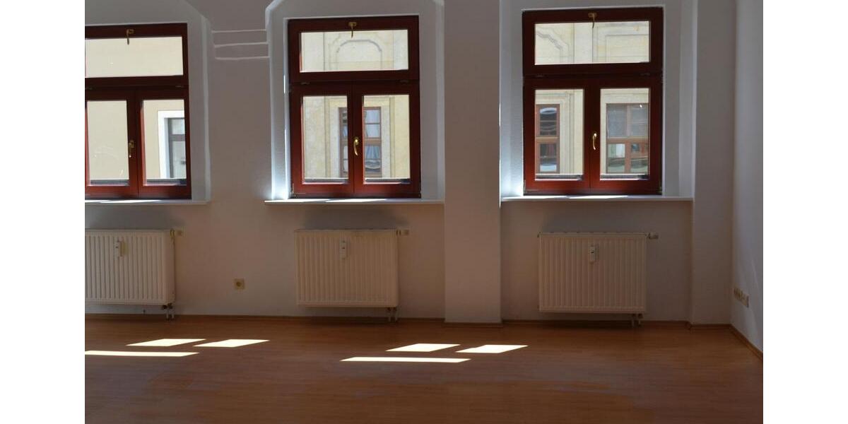 Etagenwohnung Pirna - 2.5 Zimmer, 74 m&sup2;, 440&euro; | Angebot:25808023