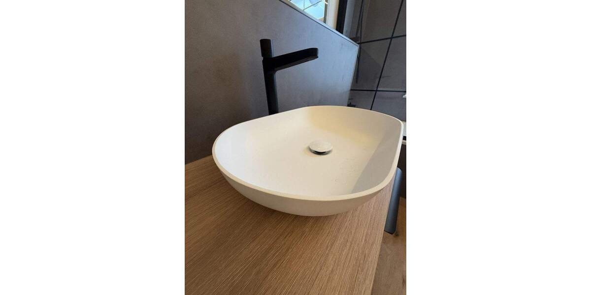 Luxus Erdgeschosswohnung mit 20 m² Terrasse & Garten - hochwertig saniert, ruhig, privat - prov-frei 3 zimmer