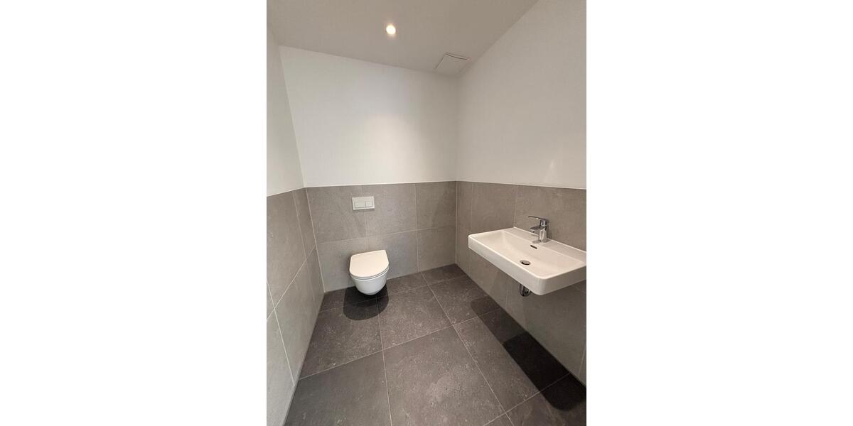 Etagenwohnung Dresden Neustadt - 3 Zimmer, 92 m&sup2;, 1.474&euro; | Angebot:25186404