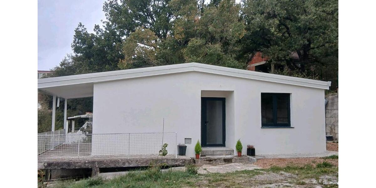 Haus zum Verkauf in Montenegro zimmer