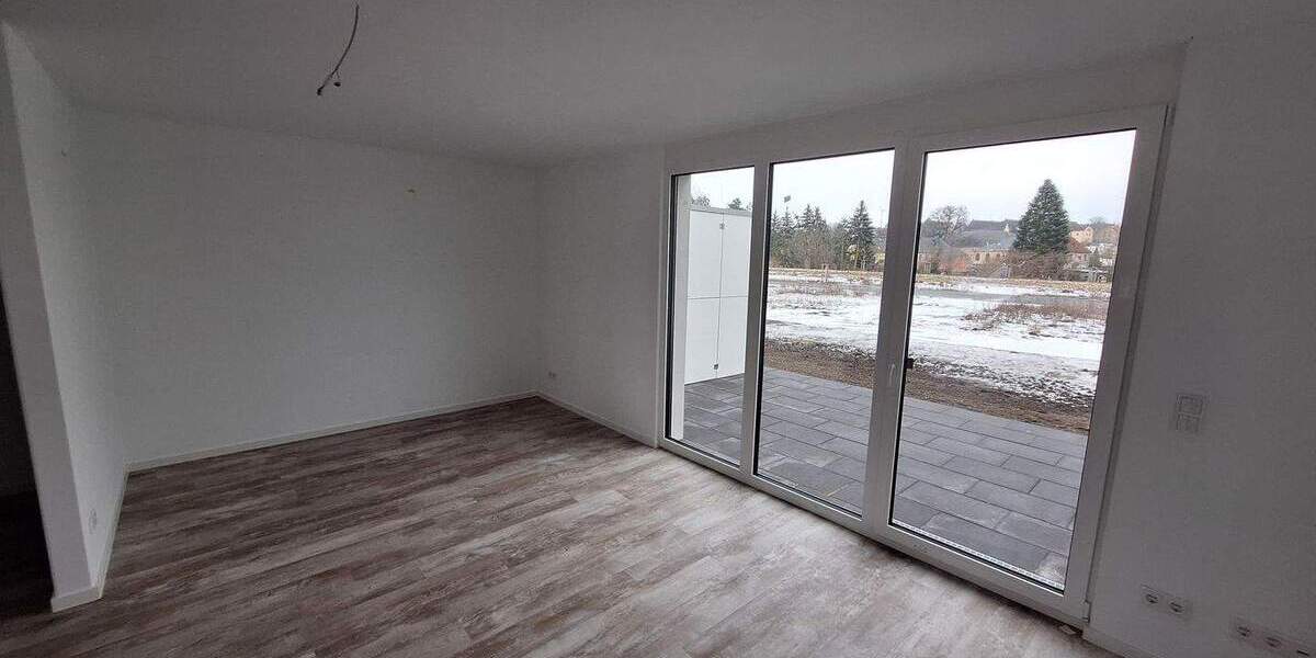 Reihenhaus Pirna - 5 Zimmer, 120 m&sup2;, 1.700&euro; | Angebot:25775008