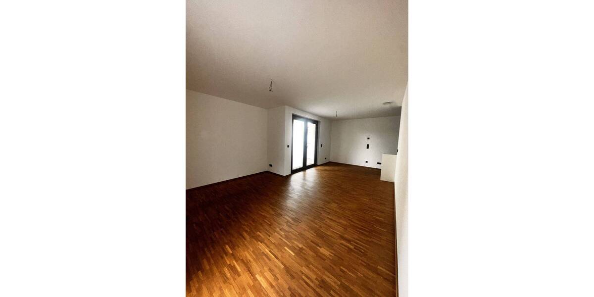Etagenwohnung Dresden Äußere Neustadt - 2 Zimmer, 60 m&sup2;, 930&euro; | Angebot:26797375