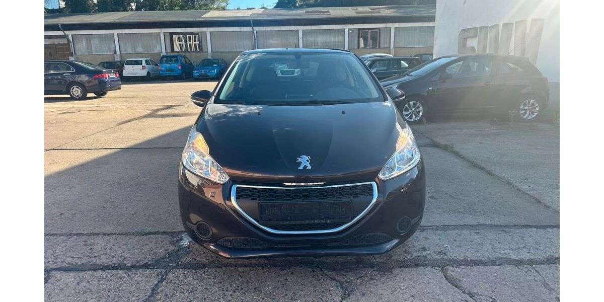 Peugeot 208 81.045 km 3.900 &euro; Dresden 01159