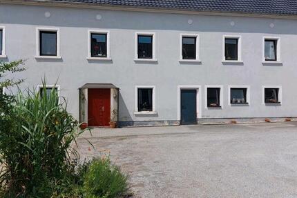 Große Landhaushälfte mit herrlichem Grundstück am Niederteich