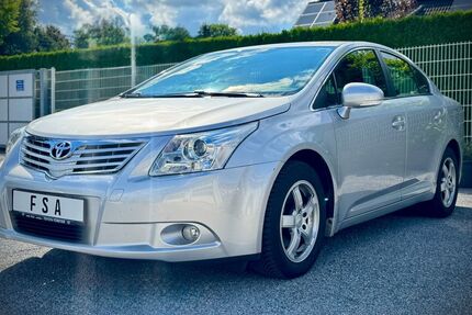Toyota Avensis 49.000 km 9.800 &euro; Dresden 01259