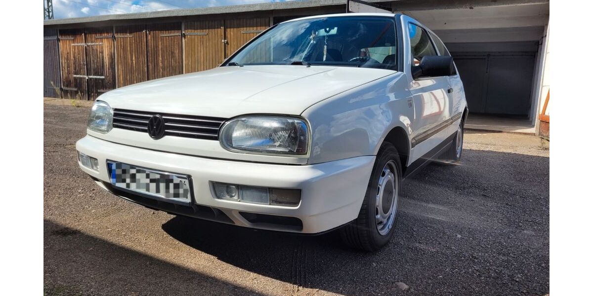 VW Golf 102.000 km 2.500 &euro; Meißen 01662