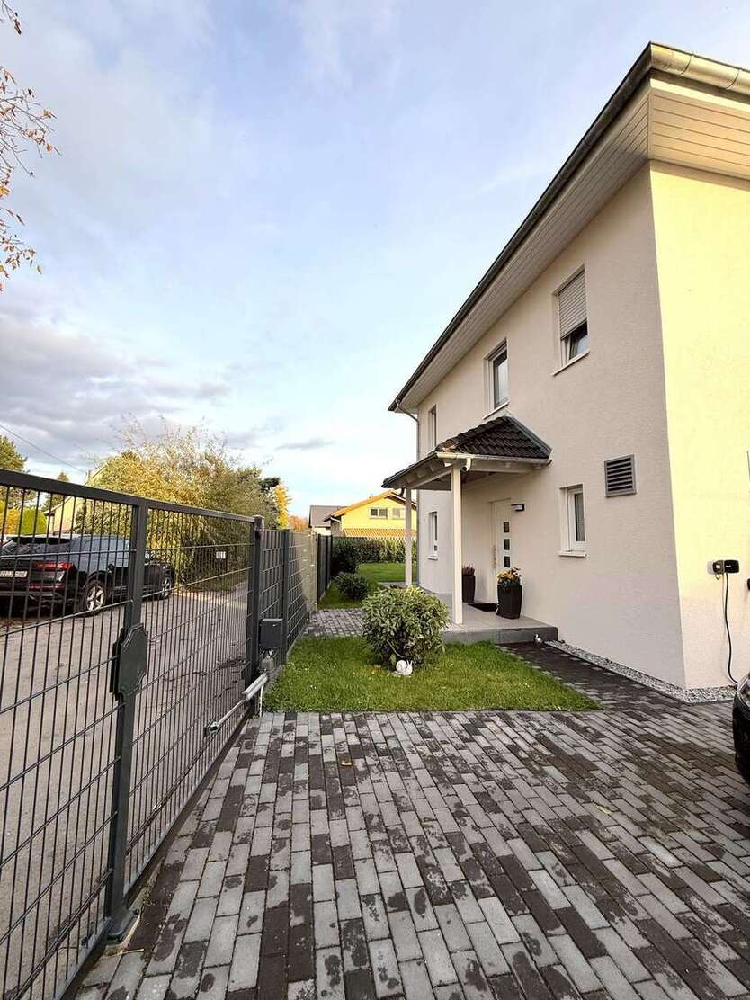 Haus zum Kaufen in Heidenau 675.000 € 150 m² 4 zimmer