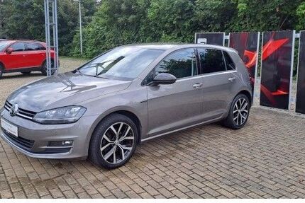 VW Golf 130.680 km 10.900 € Freiberg 09599