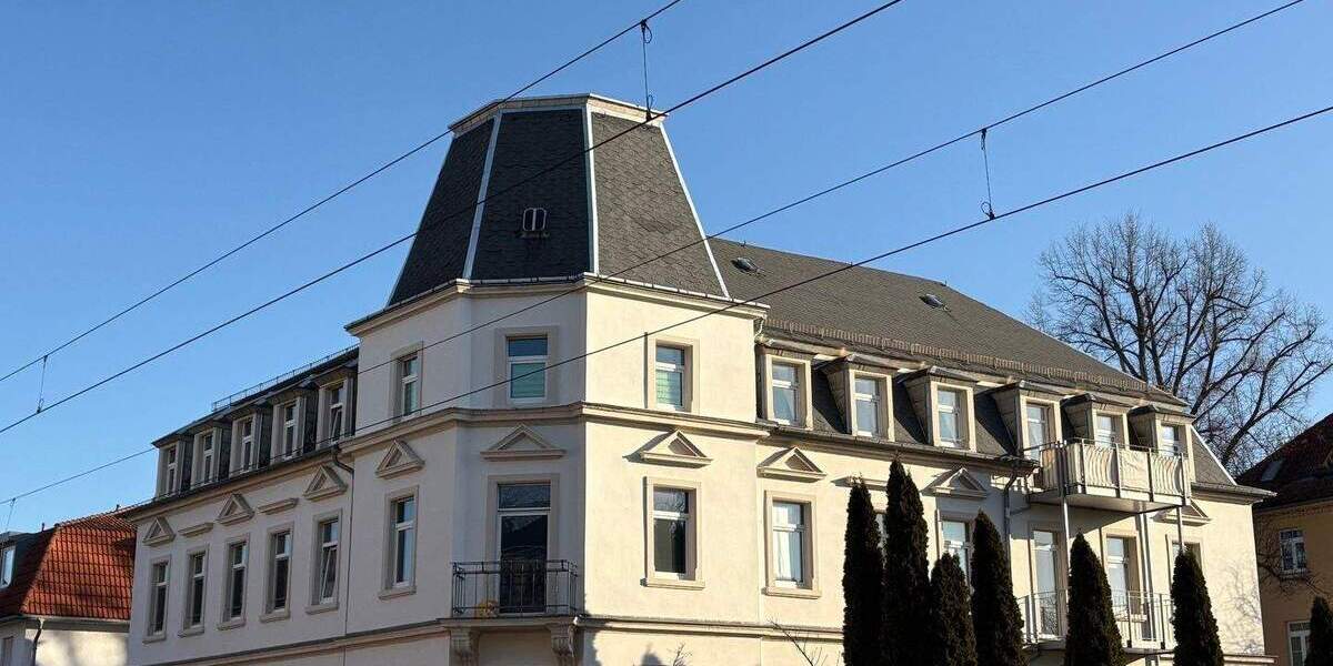 Neu renovierte Wohnung mit Balkon und EBK 3 zimmer