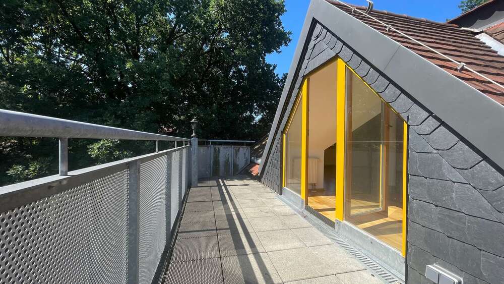 Etagenwohnung Dresden Klotzsche - 2 Zimmer, 60 m&sup2;, 200.000&euro; | Angebot:27178737