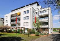 Johannstadt - sonnige und geräumige 2-Zi.-Wohnung mit Loggia an den Elbwiesen
